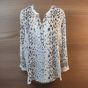 Violet+Claire Ivory Brown Animal Print Henley Button VNeck Blouse Lightweight 2X